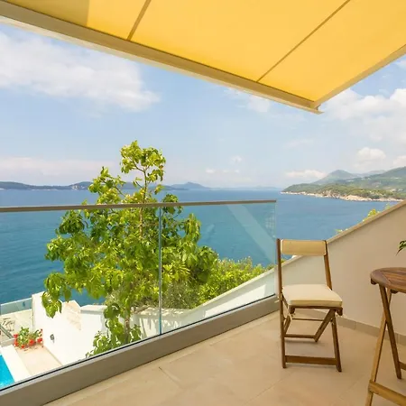 Hedera Estate, Hedera Vi *