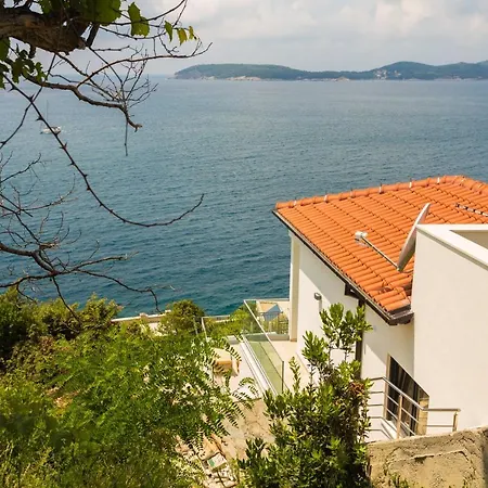 Hedera Estate, Hedera Vi Dubrovnik