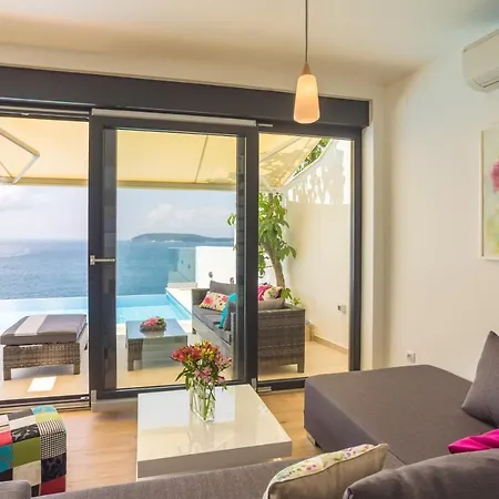 Hedera Estate, Hedera Vi *