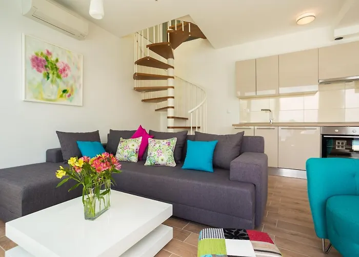 Vila Hedera Estate, Hedera Vi