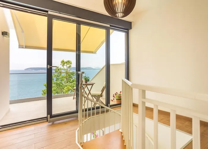 Vila Hedera Estate, Hedera Vi